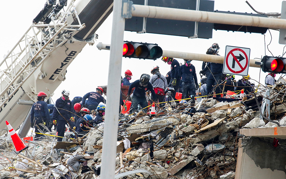 κατάρρευση-κτιρίου-στη-φλόριντα-ξεκί-561419188
