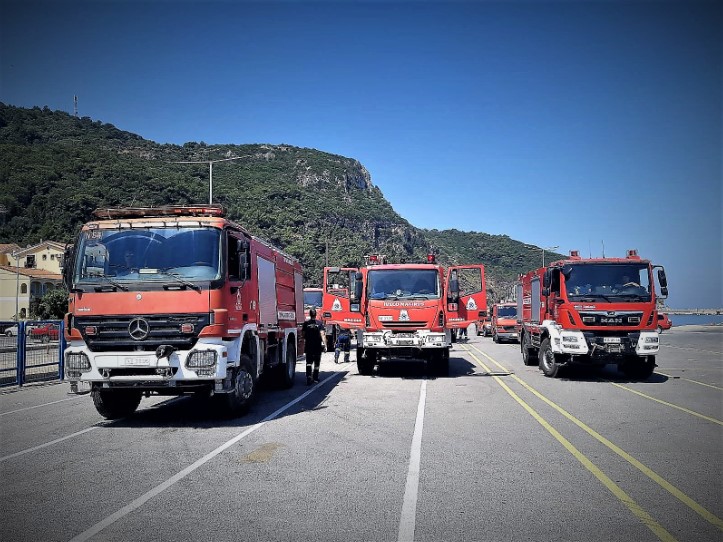 Φωτιά στη Σάμο: Πολλές διάσπαρτες εστίες – Νέες ενισχύσεις των πυροσβεστικών δυνάμεων (εικόνες)-2