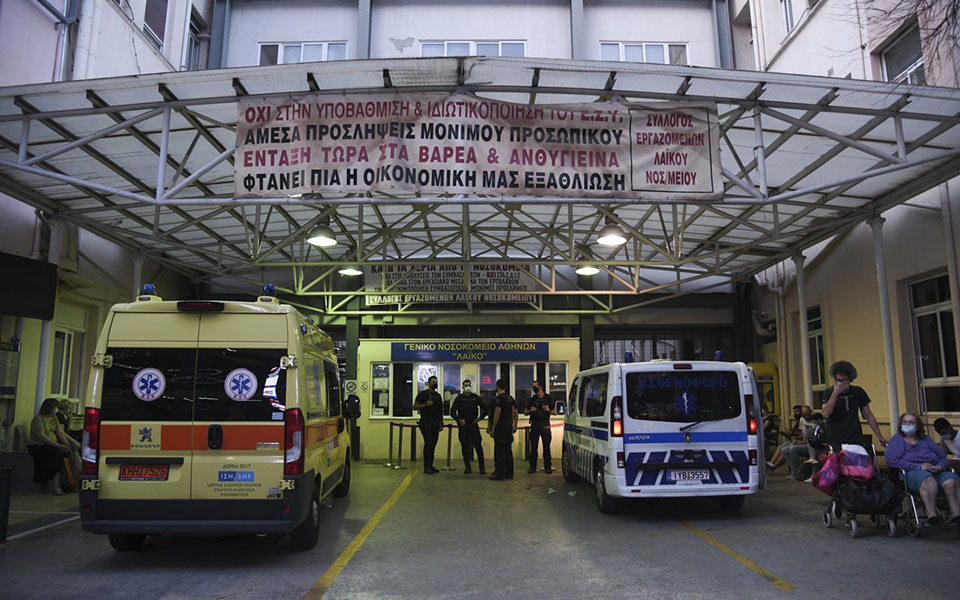 Κορωνοϊός: Καμπανάκι στο ΕΣΥ – Διπλασιάστηκαν οι νοσηλείες-1
