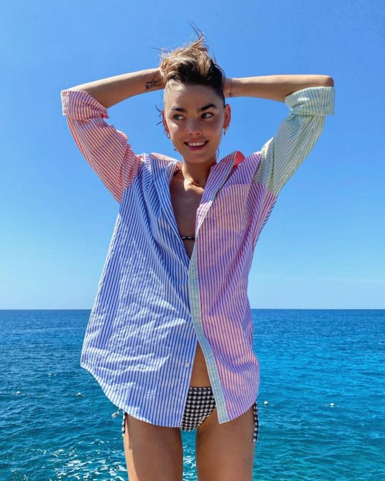 Καλοκαίρι 2021: 9 τρόποι να συνδυάσετε το μαγιό σας με πουκάμισο-3