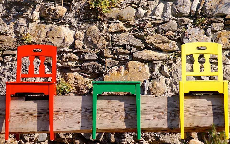 χρώματα-για-ξύλινα-έπιπλα-που-εντυπωσ-561443236