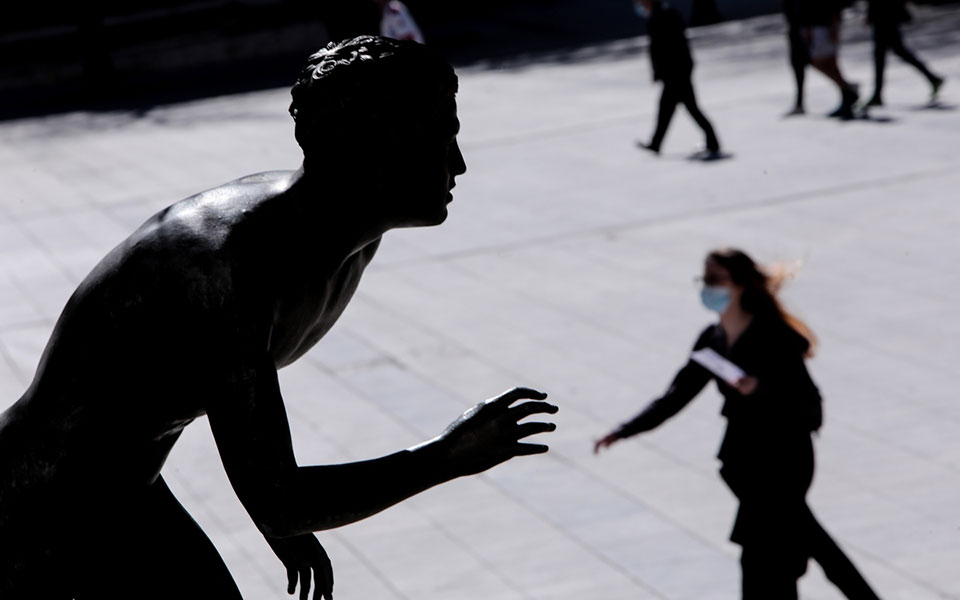 κορωνοϊός-τον-κώδωνα-των-ανεμβολίασ-561422704