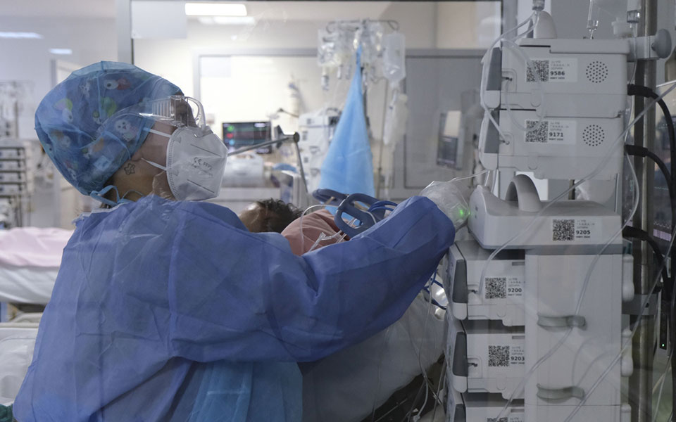 κορωνοϊός-2-327-νέα-κρούσματα-2-θάνατοι-142-δι-561428887