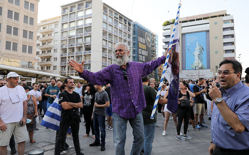 Συγκεντρώσεις κατά των εμβολίων με την Μετάλλαξη Δέλτα να καλπάζει-13