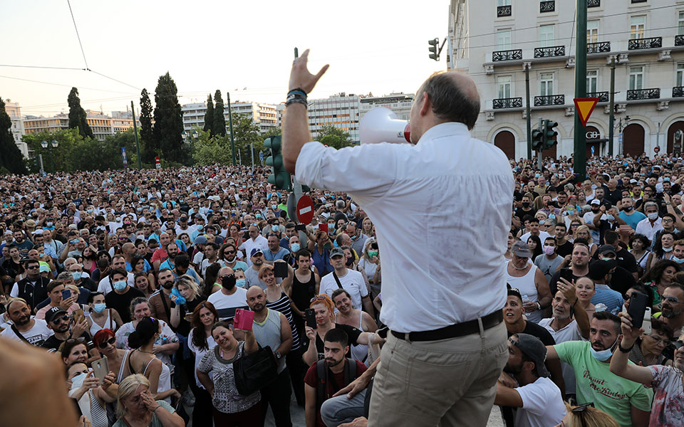 Συγκεντρώσεις κατά των εμβολίων με την Μετάλλαξη Δέλτα να καλπάζει-6
