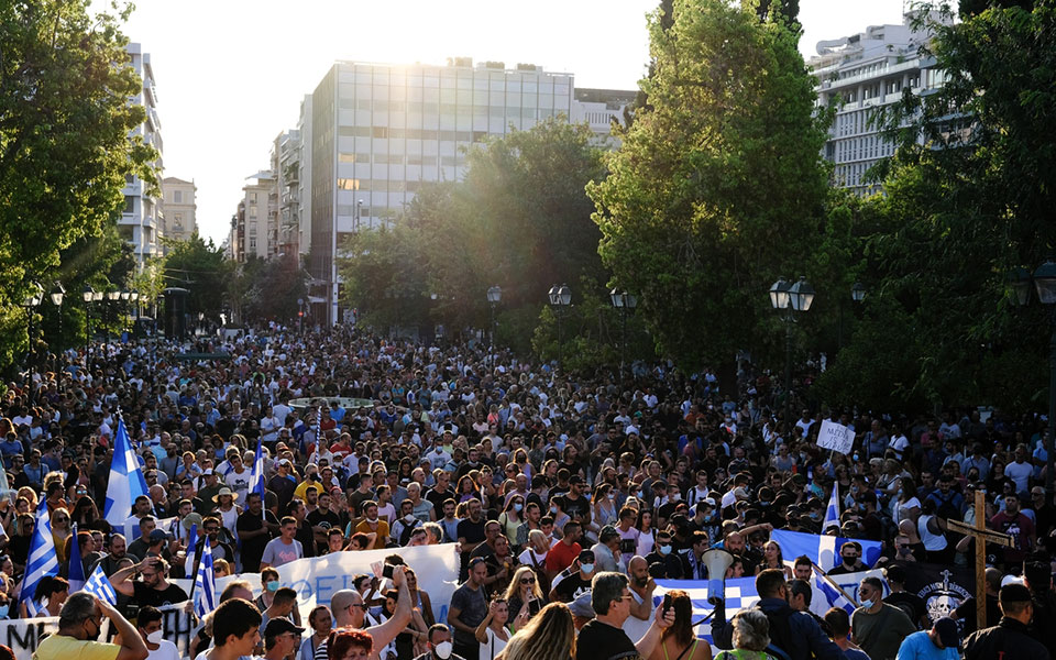 Συγκεντρώσεις κατά των εμβολίων με την Μετάλλαξη Δέλτα να καλπάζει-3