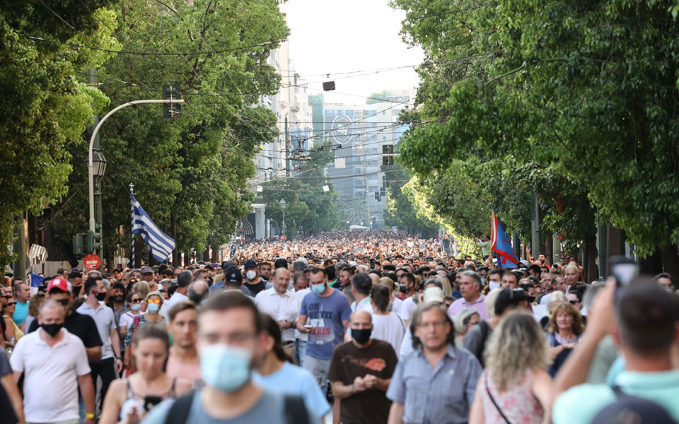 Συγκεντρώσεις κατά των εμβολίων με την Μετάλλαξη Δέλτα να καλπάζει-5