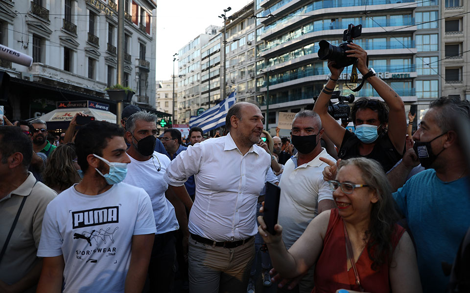Συγκεντρώσεις κατά των εμβολίων με την Μετάλλαξη Δέλτα να καλπάζει-11
