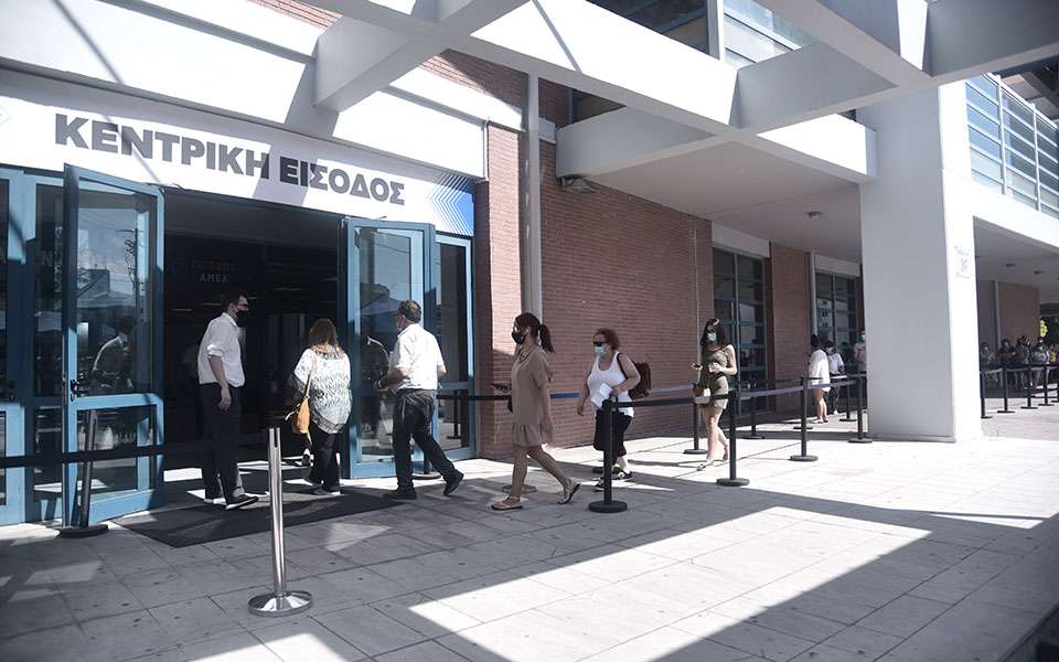 έρευνα-το-68-των-ελλήνων-δηλώνουν-απολύ-561424897