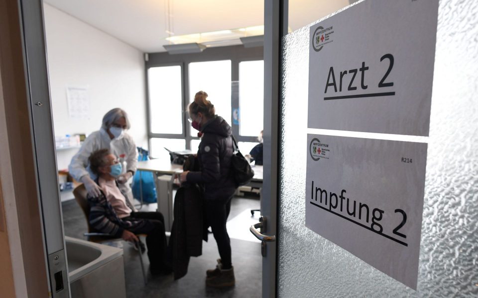 γερμανία-υποχωρεί-ο-εμβολιαστικός-ζή-561434221