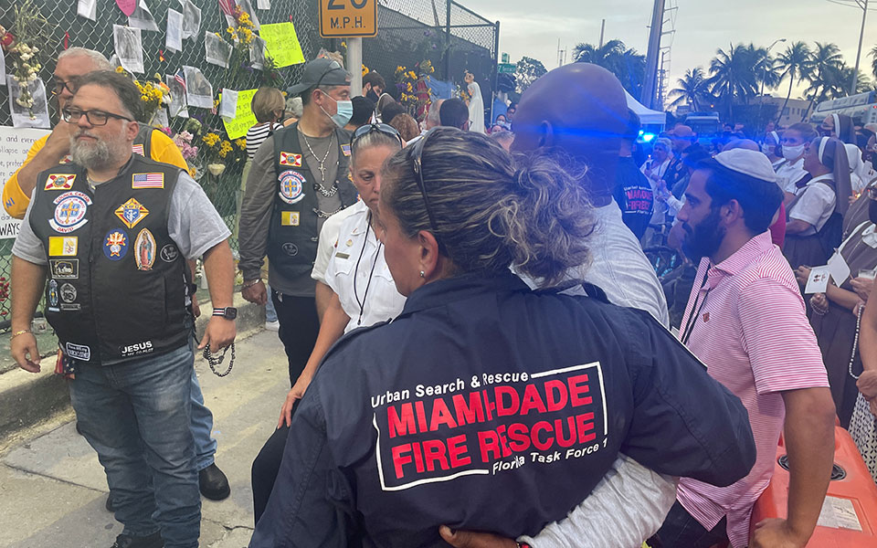 κατάρρευση-κτιρίου-στη-φλόριντα-αναγ-561446905