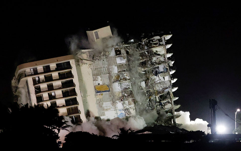 κατάρρευση-πολυκατοικίας-στη-φλόριν-561429838