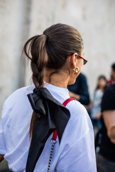 6 τρόποι να φορέσετε το φουλάρι στα μαλλιά αυτό το καλοκαίρι-2