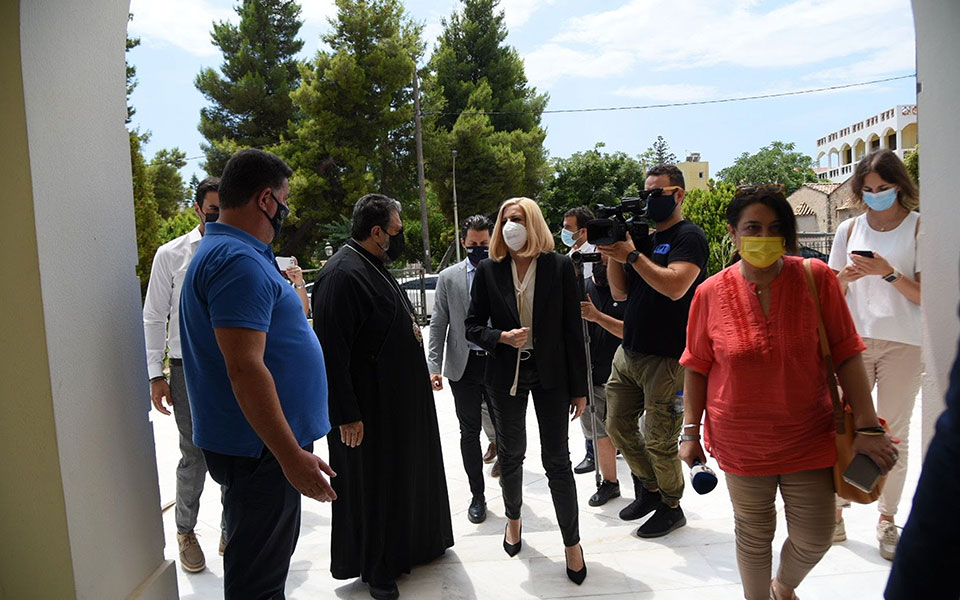 γεννηματά-καλώ-τους-πολίτες-να-ακούσο-561442543