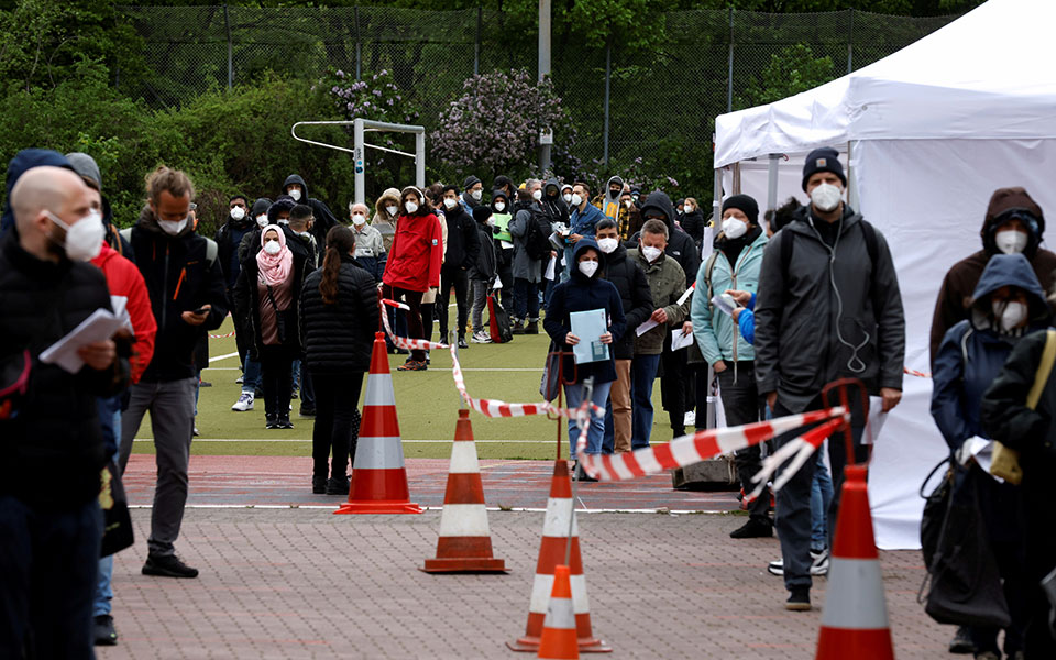 γερμανία-εντός-του-μήνα-το-70-80-των-κρουσμ-561418330