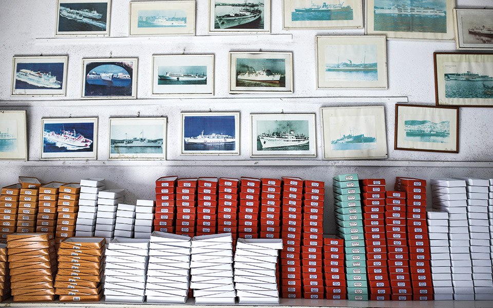 σύρος-για-εκλεκτικά-γούστα-561447745