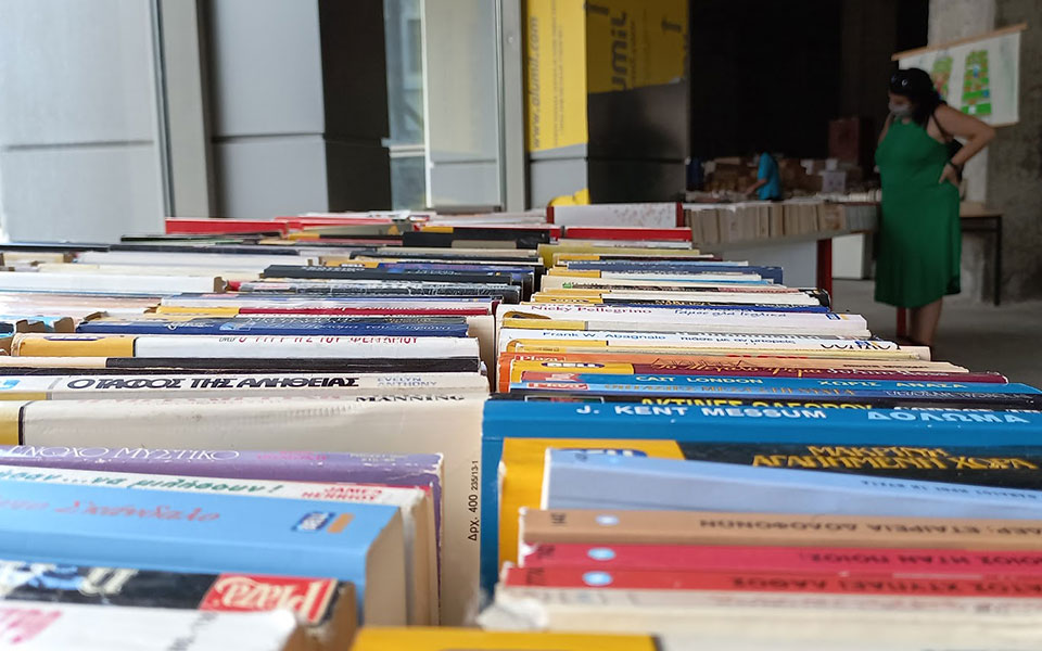 Παλαιοβιβλιοπωλείο των Αστέγων: Μια δύσκολη προσπάθεια που αντέχει-4