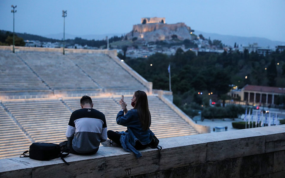 κορωνοϊός-τρεις-λοιμωξιολόγοι-στο-kathimerini-gr-561425572