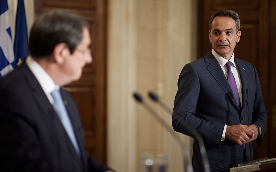 μητσοτάκης-η-ελλάδα-δεν-θα-παραιτηθεί-561448108