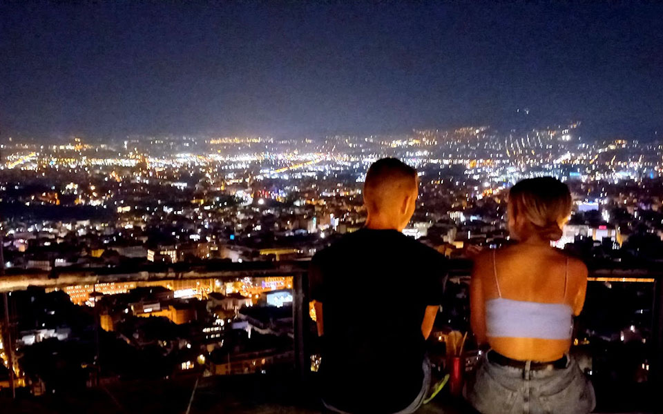 τέσσερις-νέοι-βαθμολογούν-το-freedom-pass-561440236