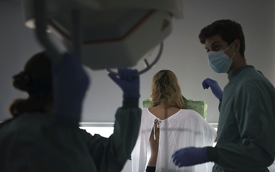 αγώνας-δρόμου-για-το-τείχος-ανοσίας-561429628