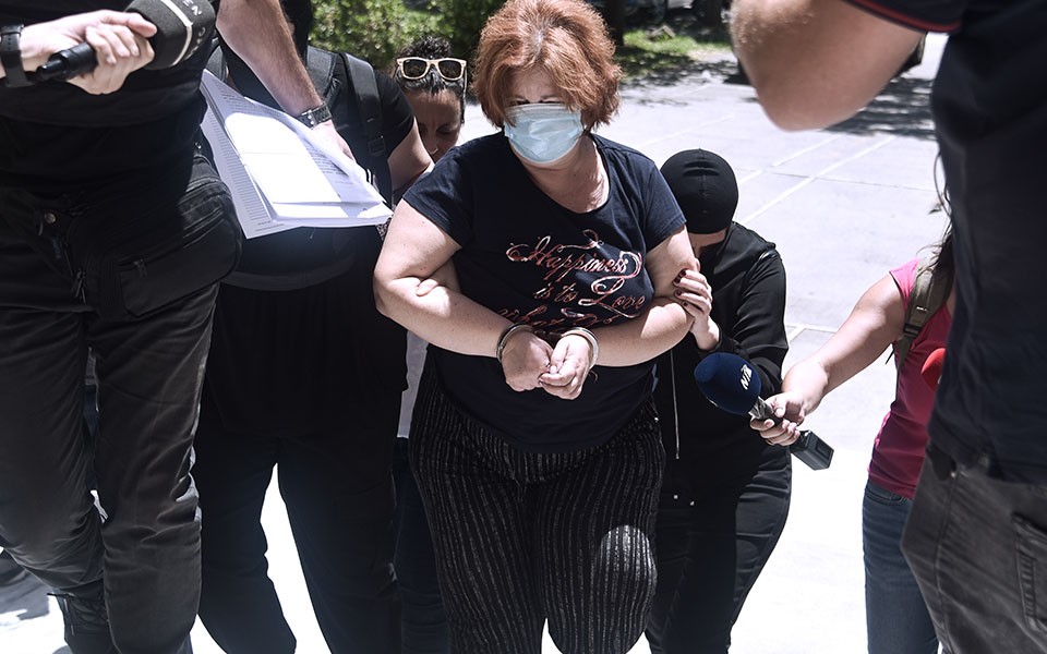 Ποινική δίωξη στην γυναίκα που φιλοξενούσε τον Χρήστο Παππά-1