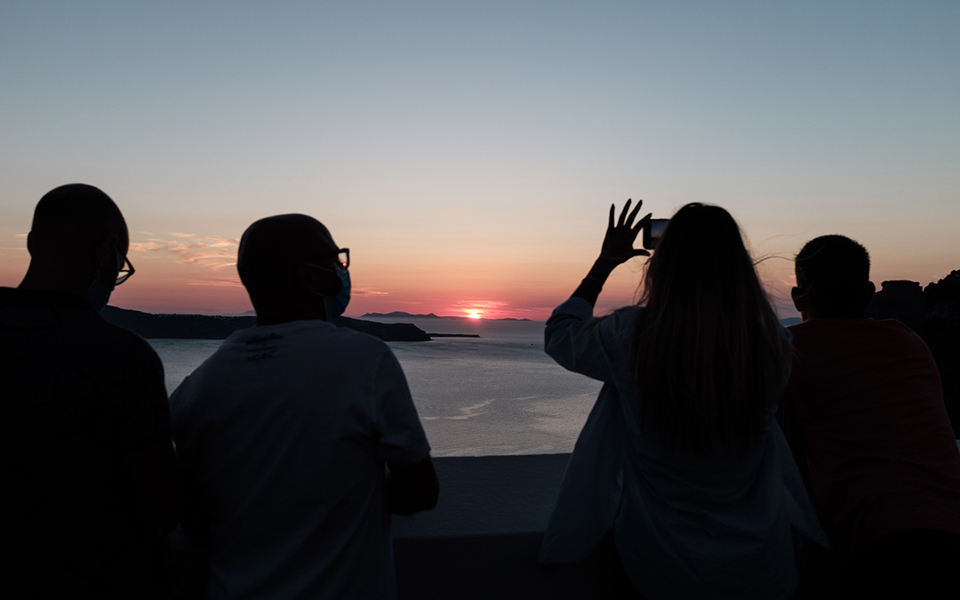 Αφιέρωμα New York Times στην Ελλάδα: «Ένα σχεδόν φυσιολογικό καλοκαίρι»-2