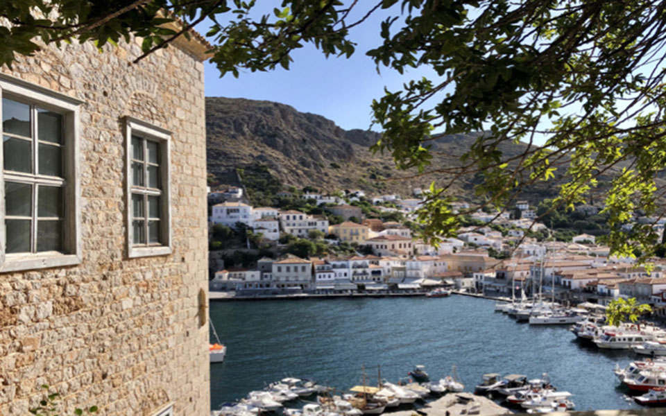 το-αρχοντικό-τομπάζη-της-υδρας-αναπνέ-561444937