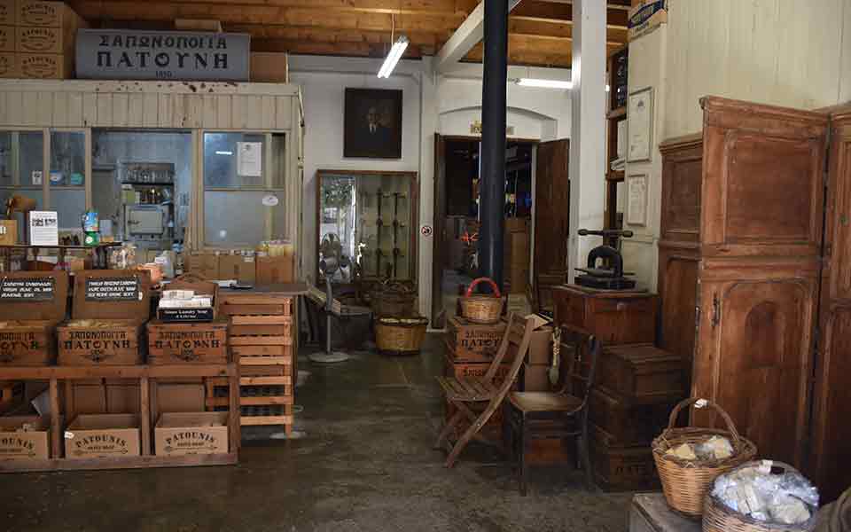 κέρκυρα-και-σύρα-ντιζάιν-παράδοση-και-561450643