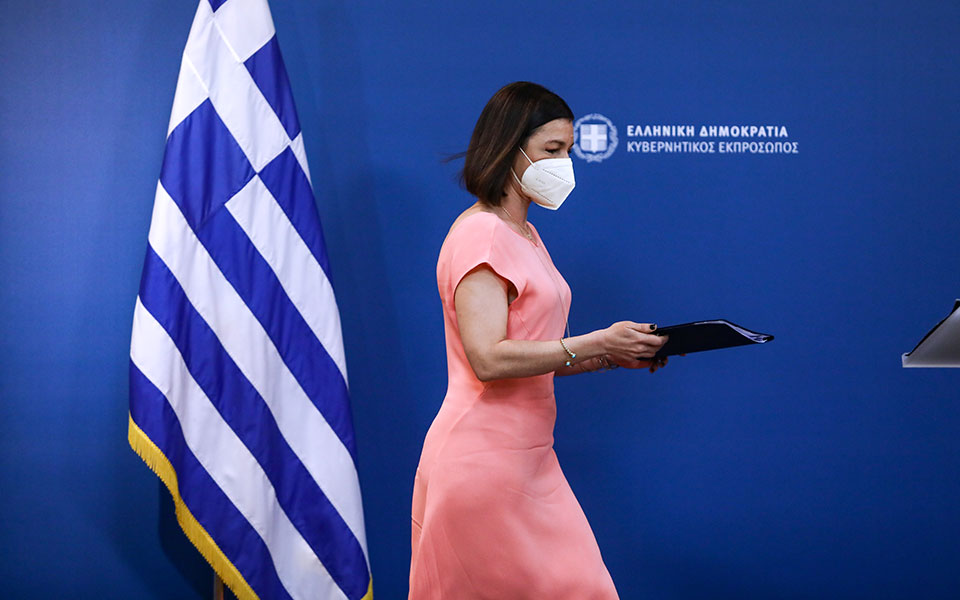 Πελώνη: Πρέπει να πείσουμε όσους διστάζουν να εμβολιαστούν-1