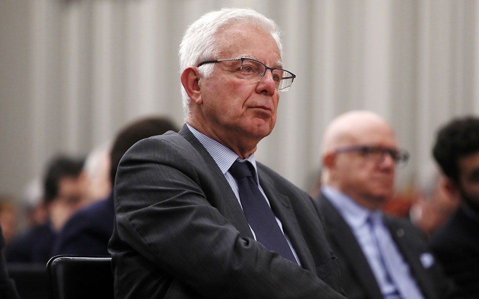 υποχρεωτικός-εμβολιασμός-υπέρ-της-επ-561442492