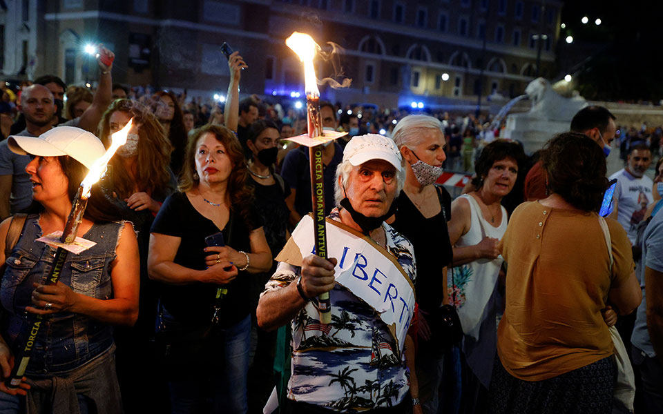 ιταλία-ξεκίνησε-το-τέταρτο-κύμα-κορων-561450247