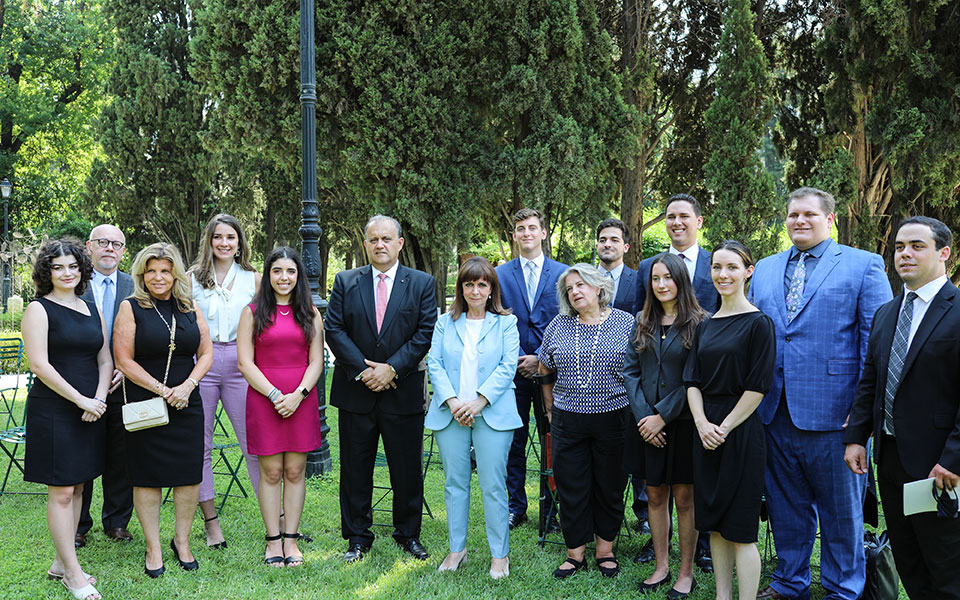 πτδ-σε-ελληνοαμερικανούς-φοιτητές-ν-561423652