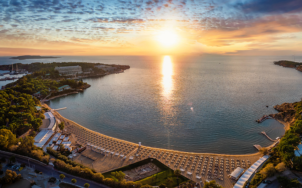 αφιέρωμα-new-york-times-στην-ελλάδα-ένα-σχεδόν-φ-561420277