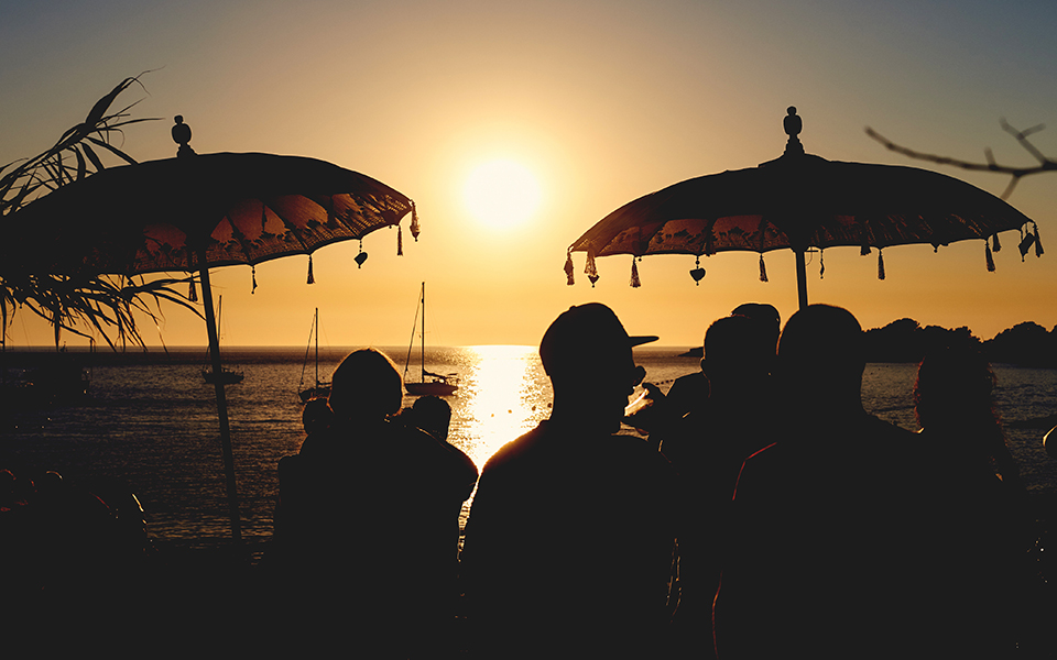 χαρδαλιάς-μόνο-με-καθήμενους-οι-χώροι-561424228