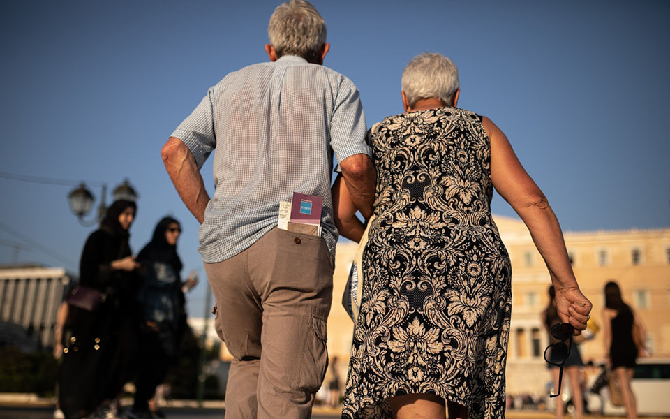 συντάξεις-σε-δύο-φάσεις-θα-καταβληθού-561431299