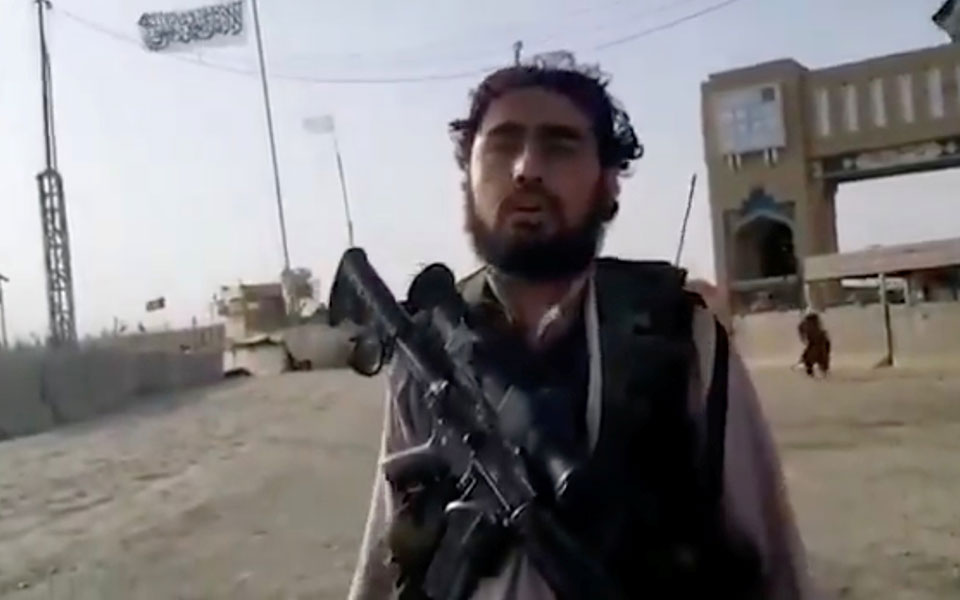 αφγανιστάν-οι-ταλιμπάν-ελέγχουν-πάνω-561441664