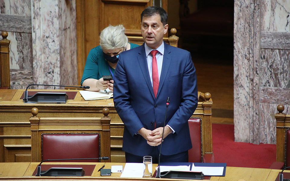 θεοχάρης-στη-μύκονο-δεν-έχουμε-κύμα-ακ-561438886