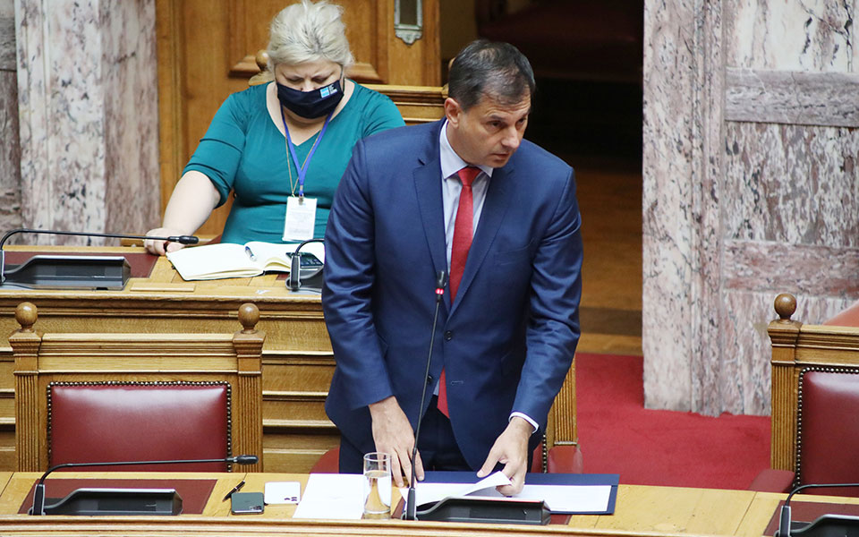 θεοχάρης-αυξημένες-κατά-40-50-οι-αφίξεις-τ-561440041