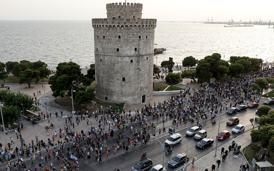 θεσσαλονίκη-σταθερά-στο-πορτοκαλί-561442591