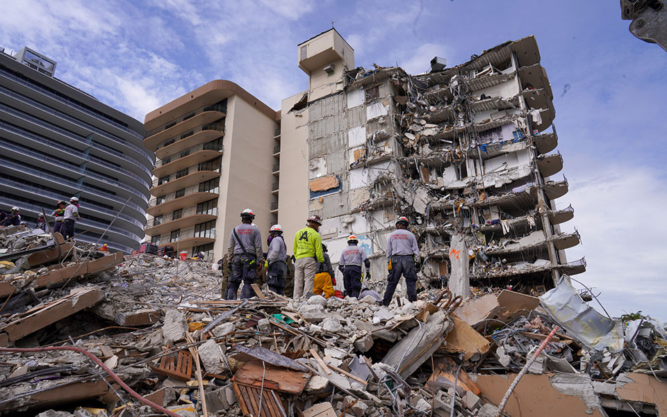κατάρρευση-κτιρίου-στη-φλόριντα-στου-561421999