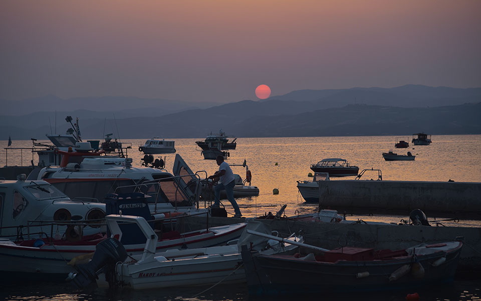 κορωνοϊός-ανησυχία-για-τα-νησιά-ποι-561434710