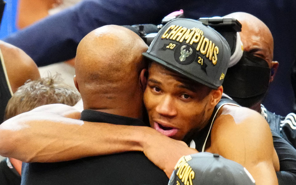 Γιάννης Αντετοκούνμπο: Παγκόσμια υπόκλιση στον Greek Freak-2