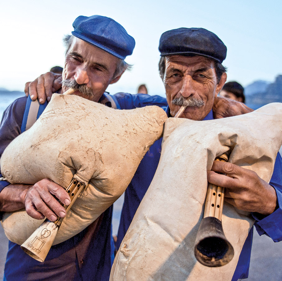 Η τσαμπούνα «τραγουδάει » ακόμη-4