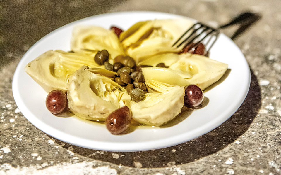 η-τήνος-των-γυναικών-561480697