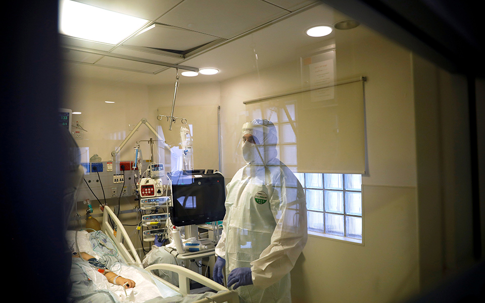 κορωνοϊός-2-925-νέα-κρούσματα-21-θάνατοι-191-δι-561459646