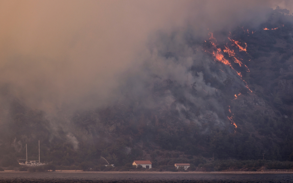 πύρινη-κόλαση-στην-τουρκία-180-δασικές-φ-561457849