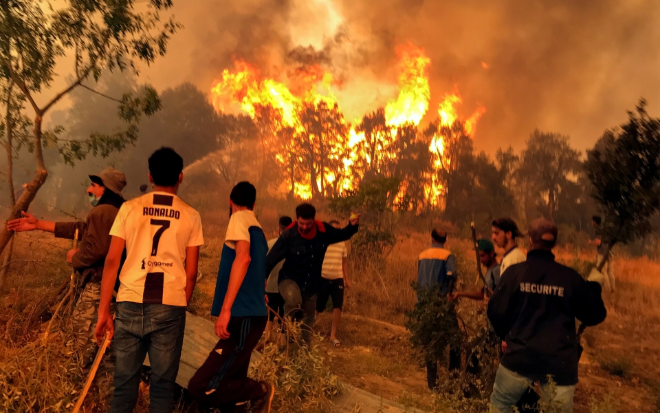 φωτιές-στην-αλγερία-οι-περισσότερες-ε-561465853