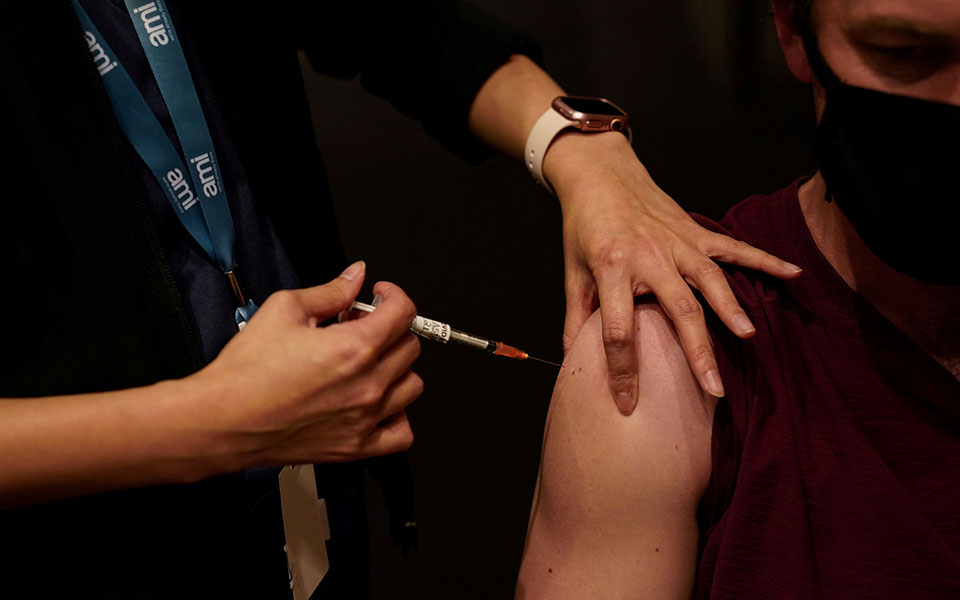 αγγλία-σχέδια-για-μαζικό-εμβολιασμό-π-561477901