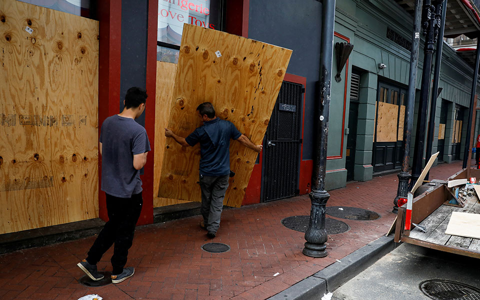 ηπα-προσεγγίζει-τη-λουιζιάνα-ο-τυφώνα-561478732